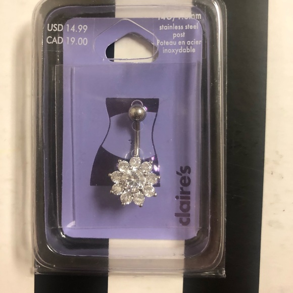 Flower Belly Button Ring from Claire’s. Brand New - Picture 1 of 2
